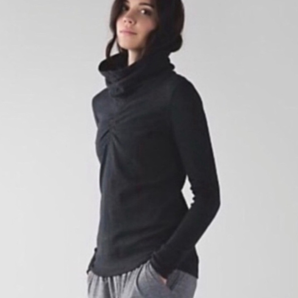 Lululemon In A Cinch Long Sleeve